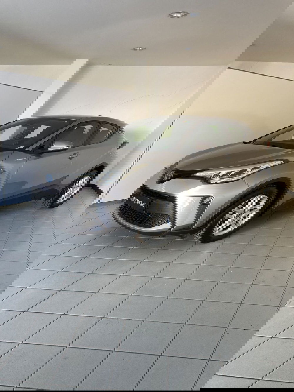 Toyota Toyota C-HR usata a Barletta-Andria-Trani (3)