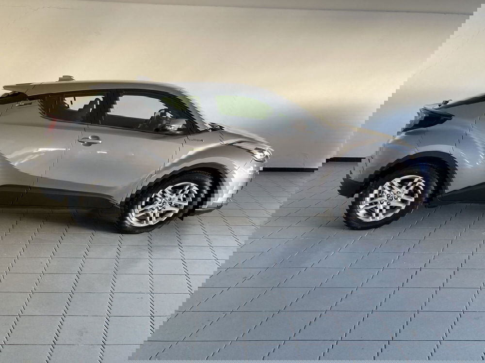 Toyota Toyota C-HR usata a Barletta-Andria-Trani (4)