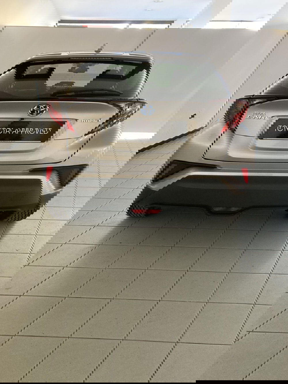 Toyota Toyota C-HR usata a Barletta-Andria-Trani (5)