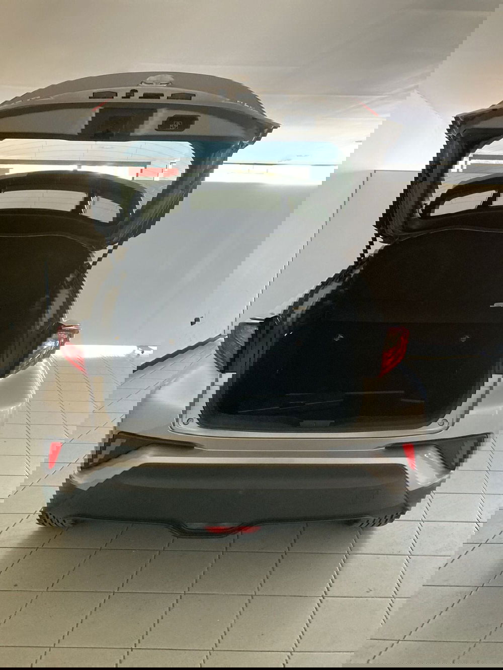 Toyota Toyota C-HR usata a Barletta-Andria-Trani (6)