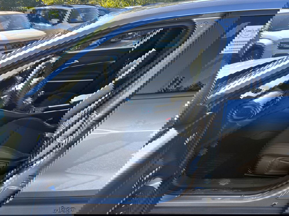 Jeep Avenger nuova a Latina (13)