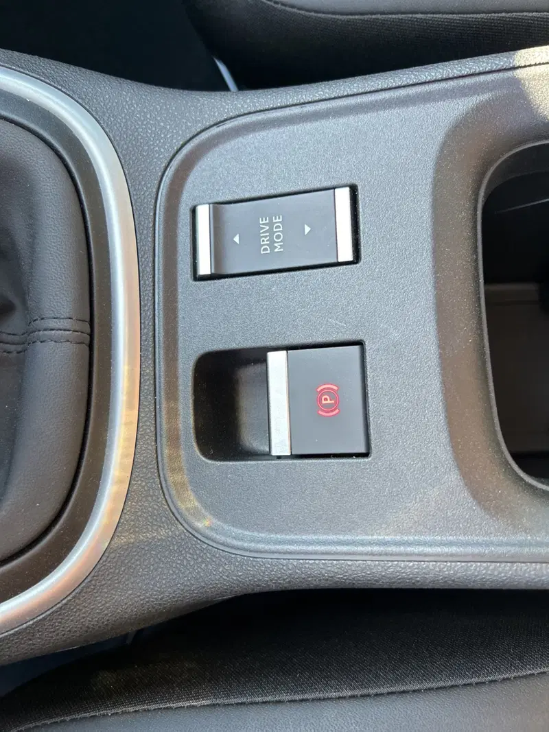 Jeep Avenger nuova a Latina (14)