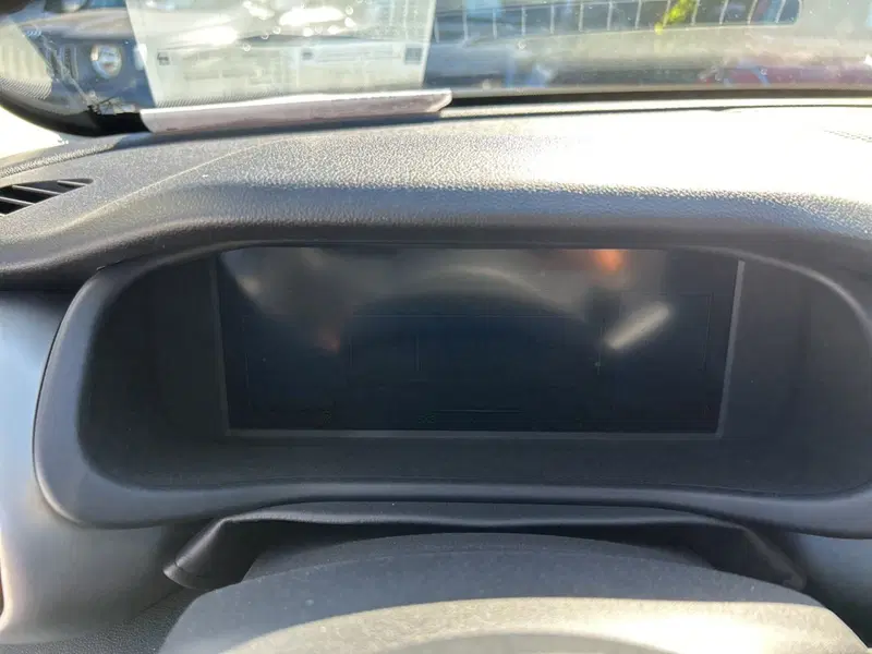 Jeep Avenger nuova a Latina (16)