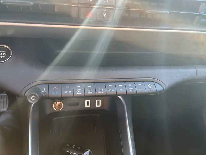 Jeep Avenger nuova a Latina (17)