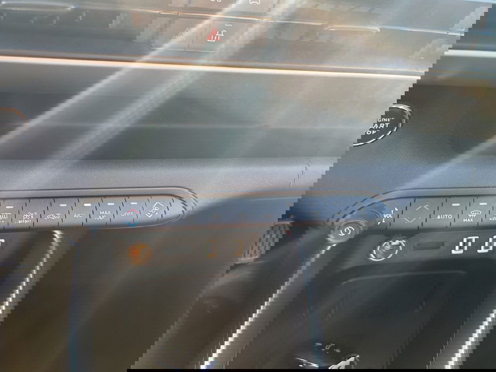 Jeep Avenger nuova a Latina (17)