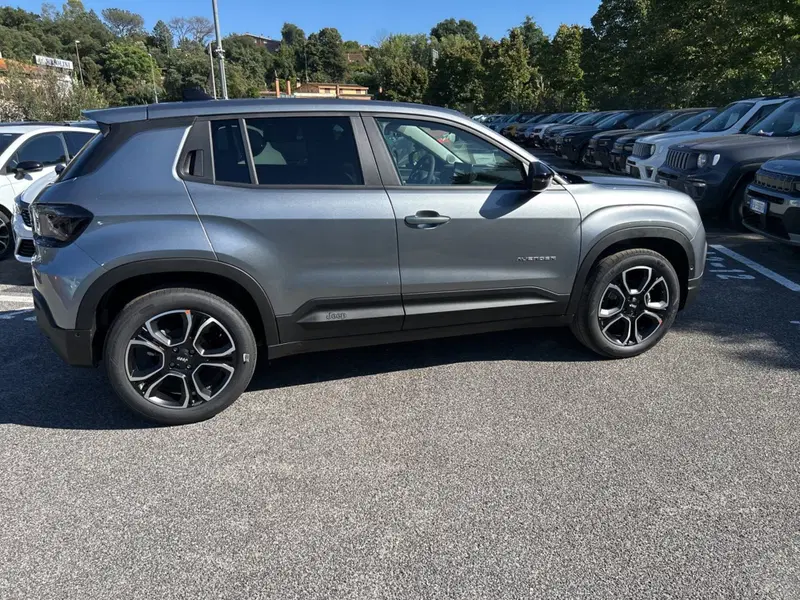 Jeep Avenger nuova a Latina (6)
