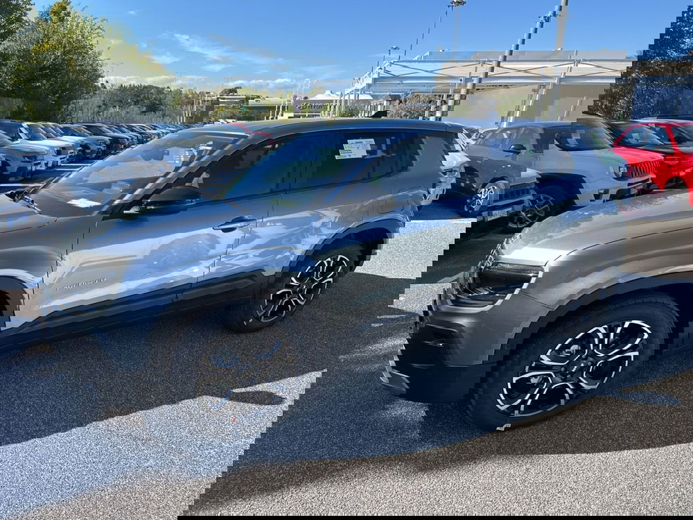 Jeep Avenger nuova a Latina (8)