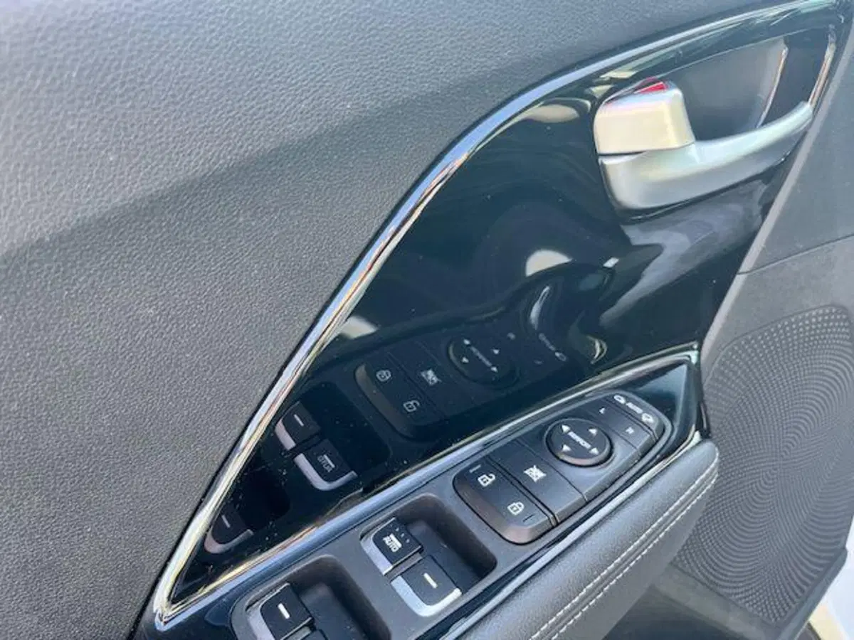 Kia Niro usata a Verbano Cusio Ossola (13)