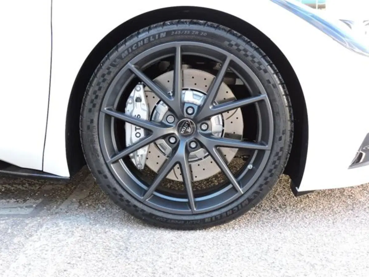 Lotus Emira nuova a Firenze (6)