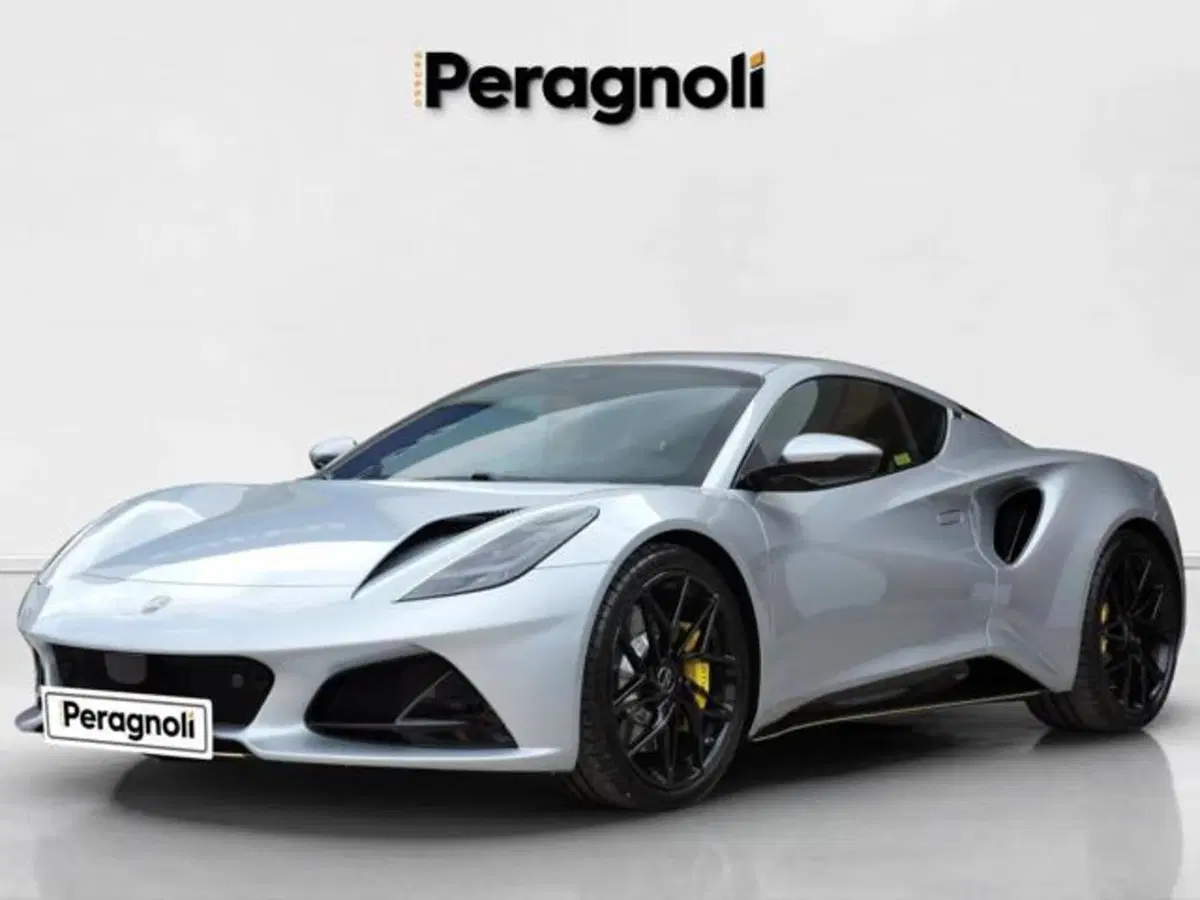 Lotus Emira nuova a Firenze