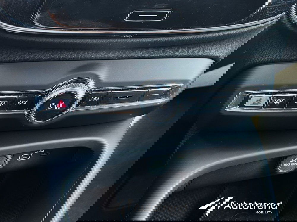 Volvo XC40 usata a Bari (10)