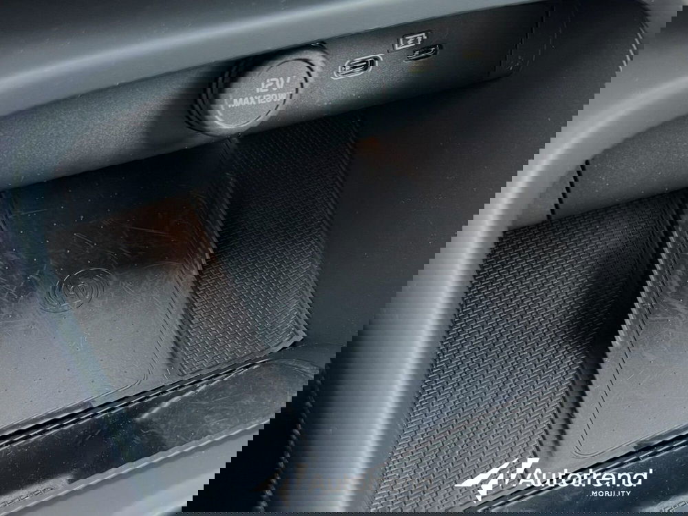 Volvo XC40 usata a Bari (11)