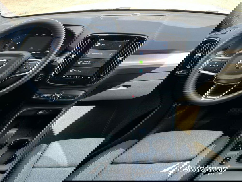 Volvo XC40 usata a Bari (7)