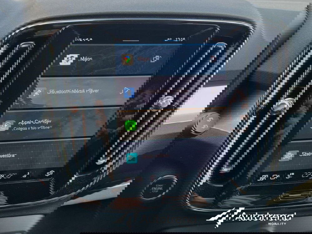 Volvo XC40 usata a Bari (9)