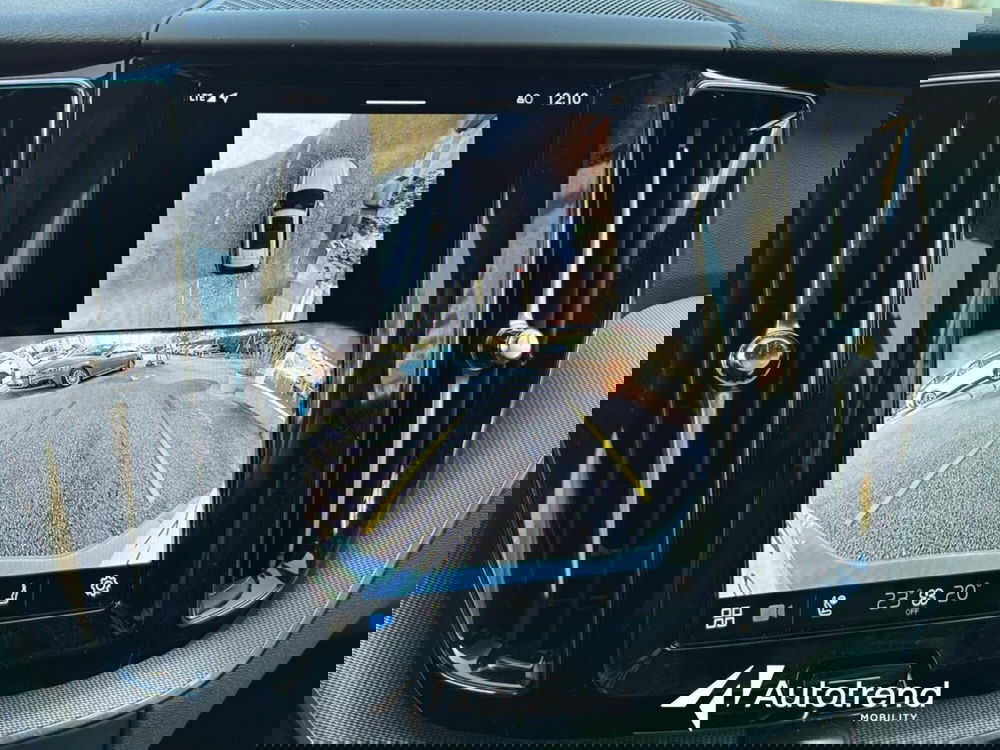 Volvo XC60 usata a Bari (13)