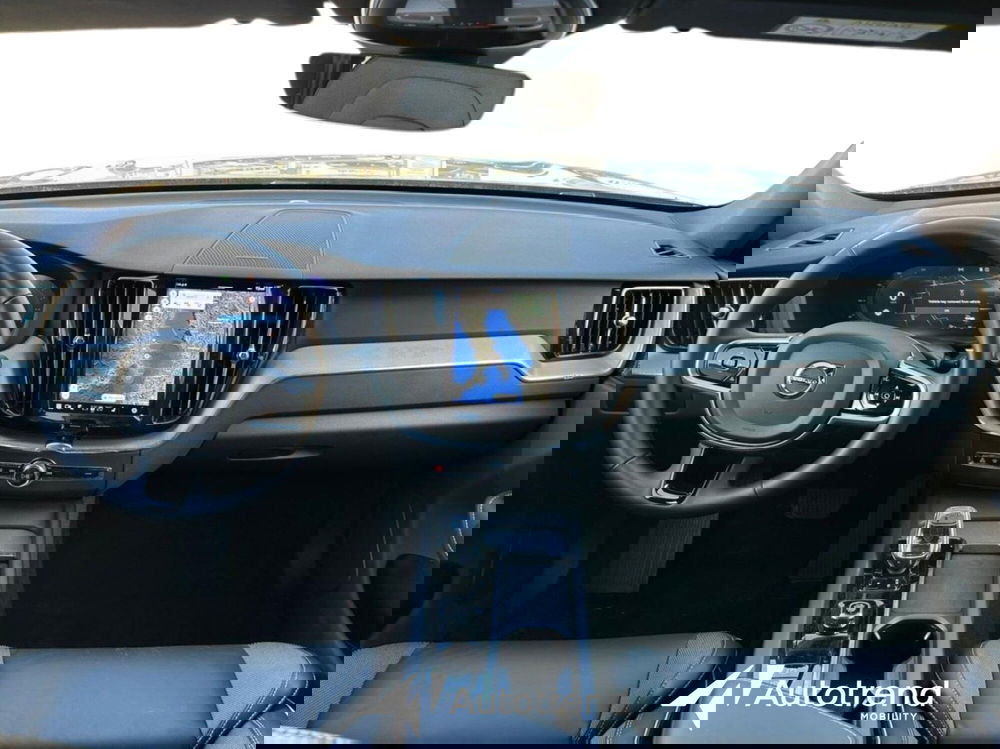 Volvo XC60 usata a Bari (7)