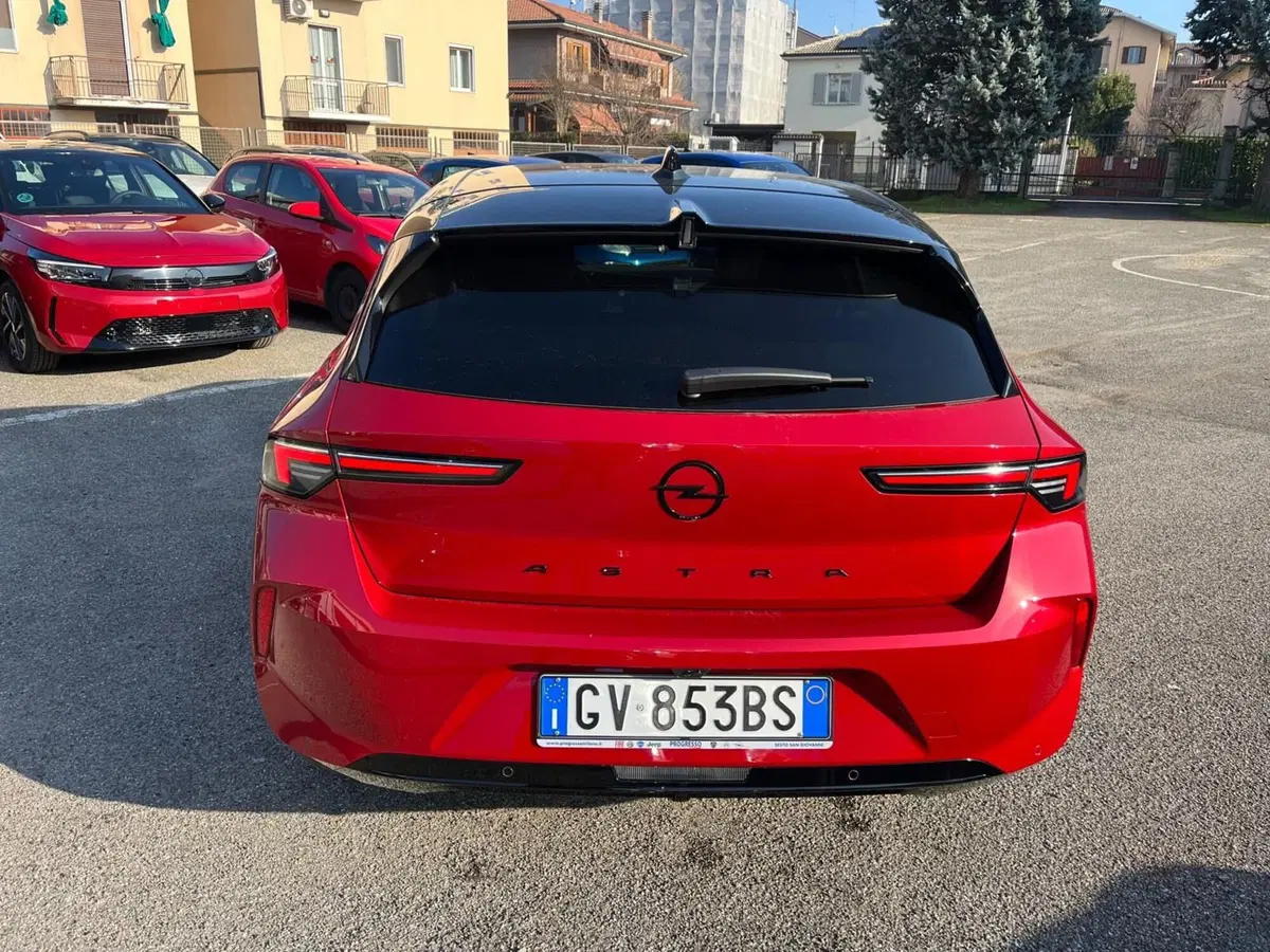 Opel Astra nuova a Milano (10)