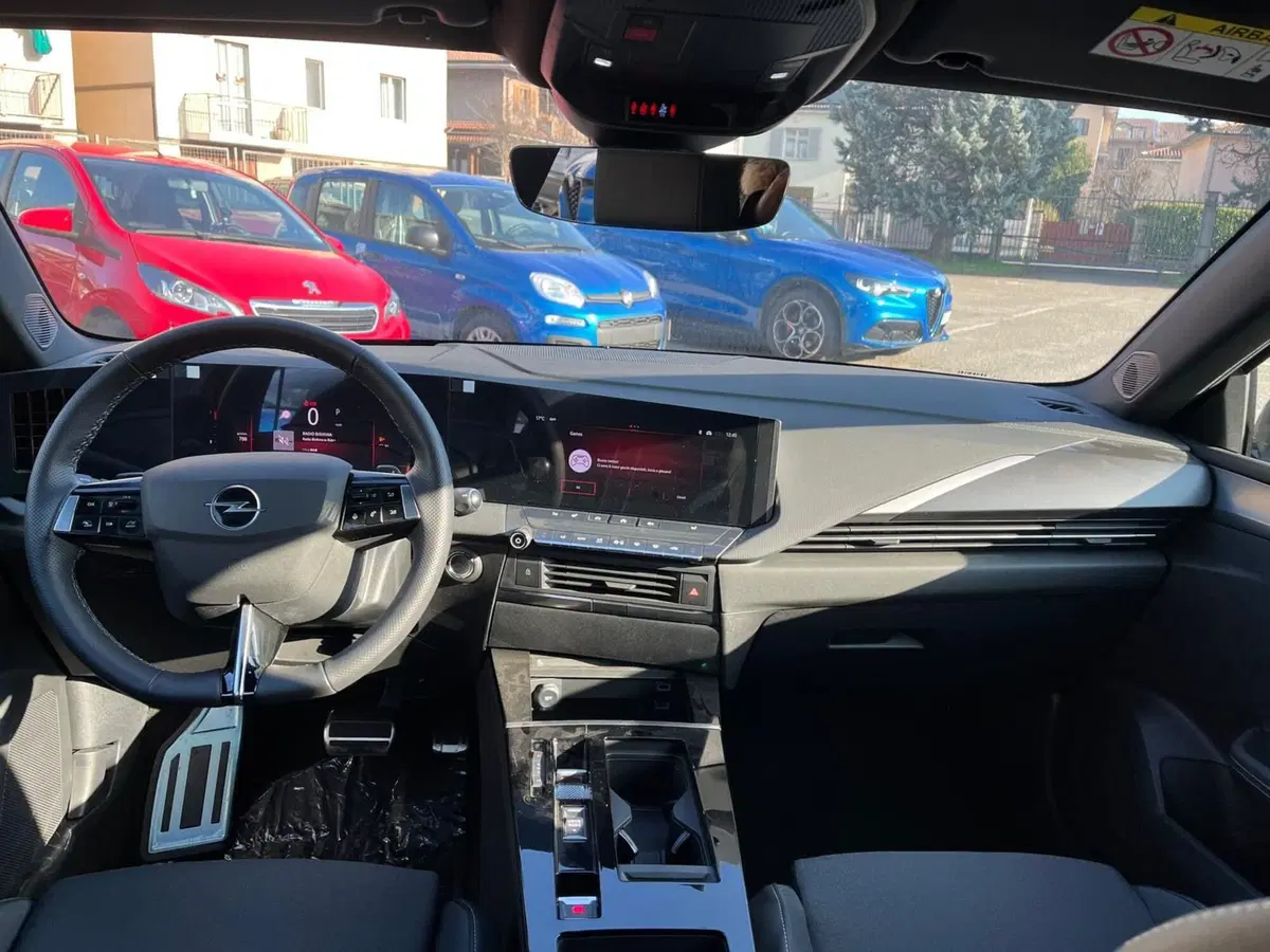 Opel Astra nuova a Milano (18)