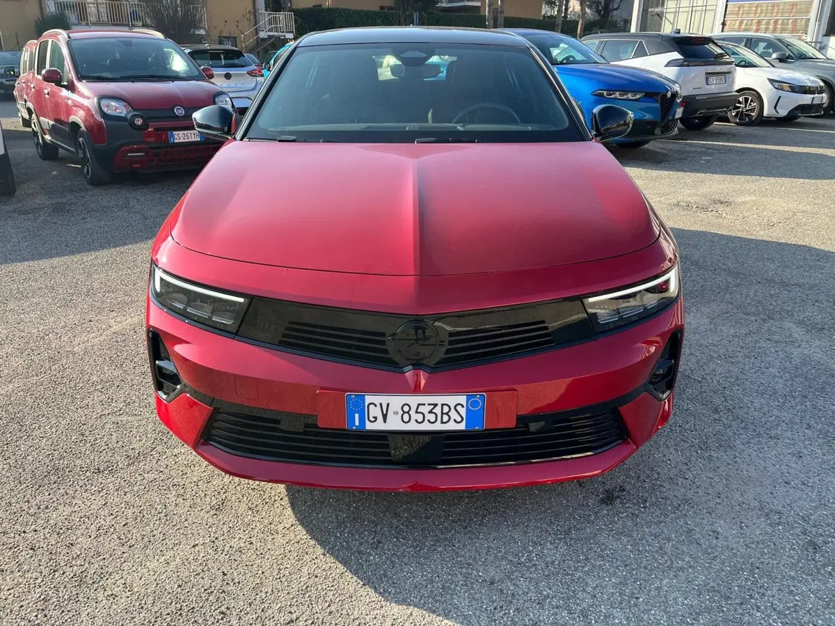 Opel Astra nuova a Milano (2)