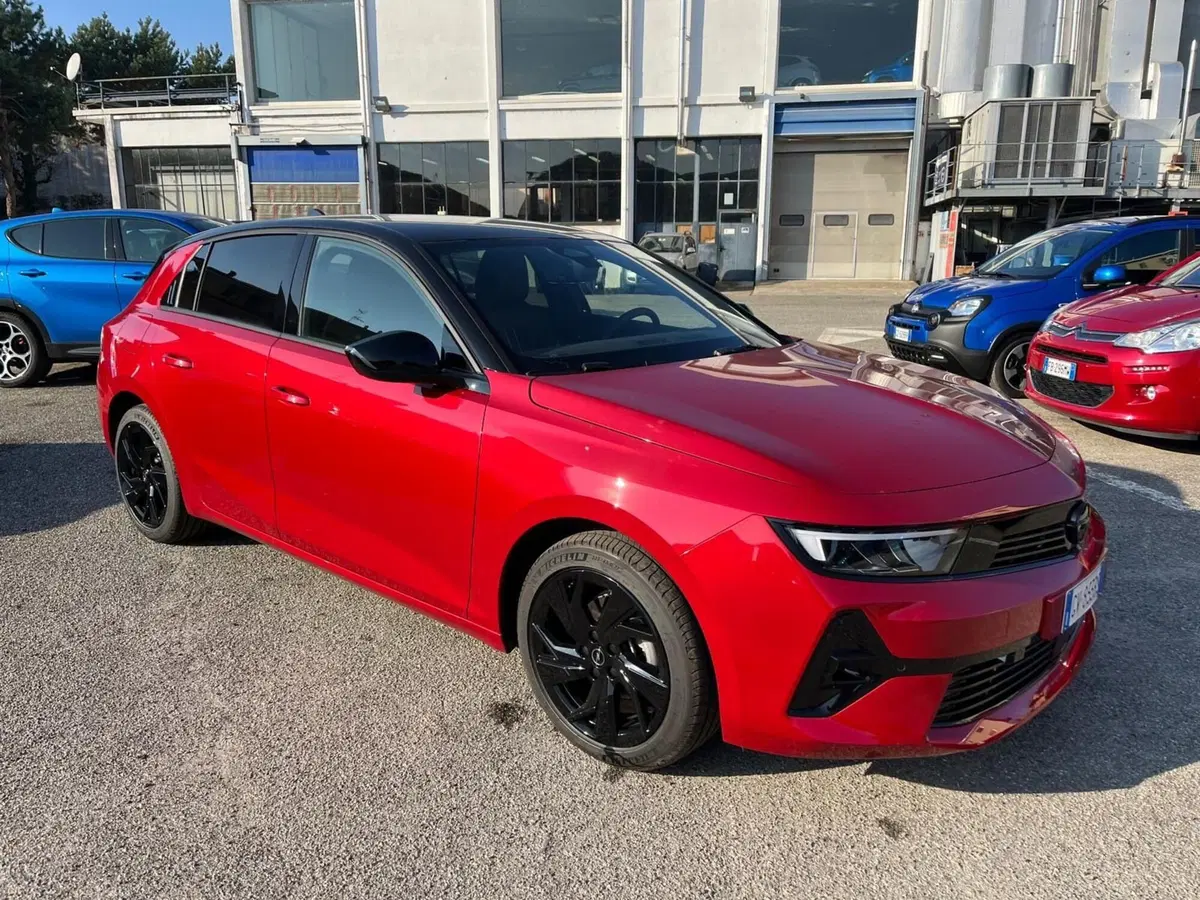 Opel Astra nuova a Milano (3)