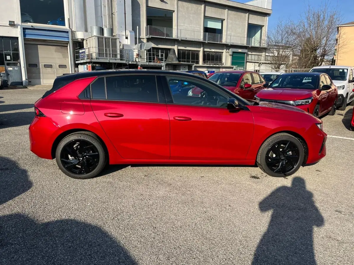 Opel Astra nuova a Milano (5)