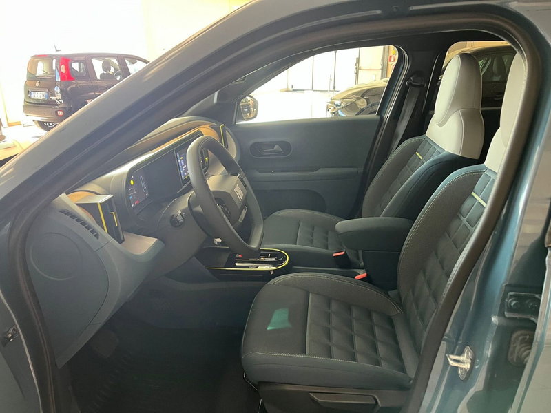 Fiat Grande Panda nuova a Milano (13)