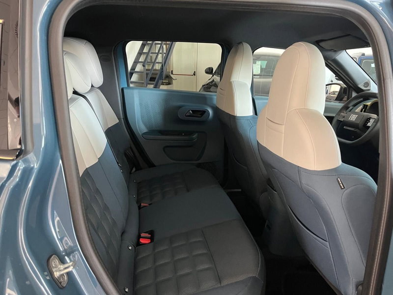 Fiat Grande Panda nuova a Milano (15)