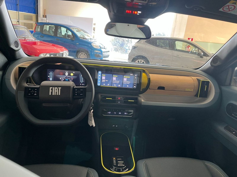 Fiat Grande Panda nuova a Milano (17)