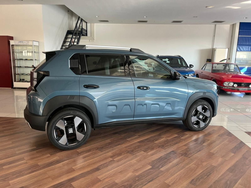 Fiat Grande Panda nuova a Milano (5)