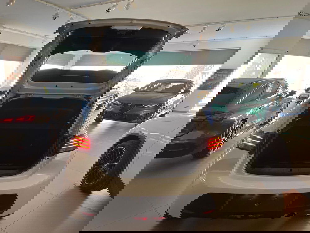 Peugeot 208 nuova a Milano (11)