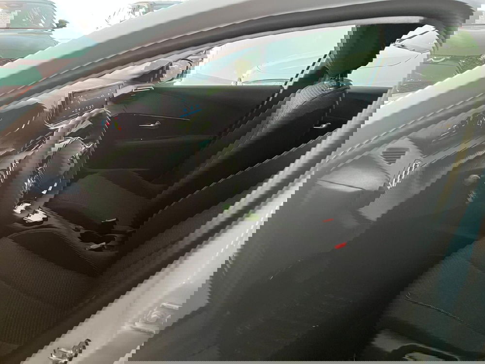 Peugeot 208 nuova a Milano (13)