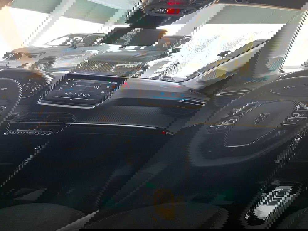 Peugeot 208 nuova a Milano (17)