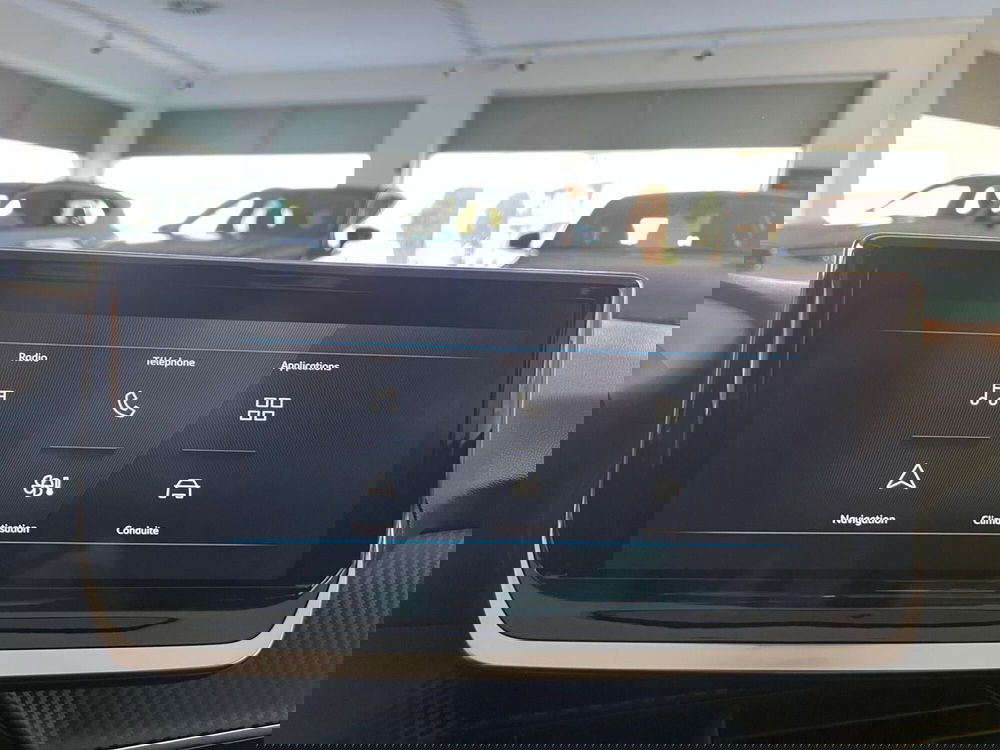 Peugeot 208 nuova a Milano (18)