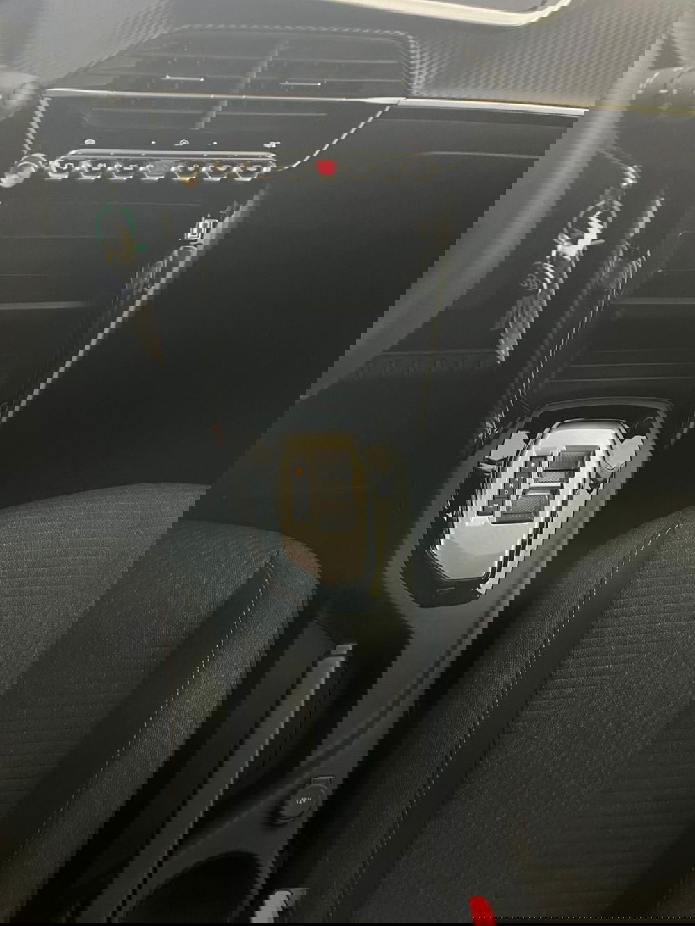 Peugeot 208 nuova a Milano (19)