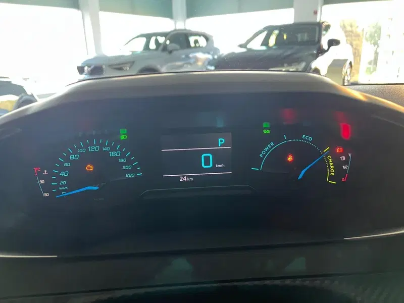 Peugeot 208 nuova a Milano (20)