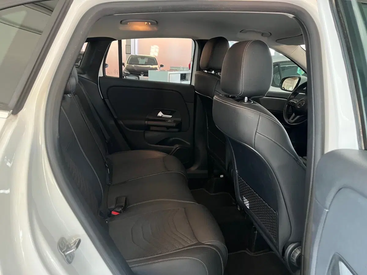 Mercedes-Benz GLA SUV usata a Milano (14)