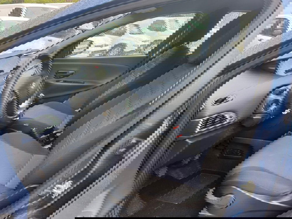 Lancia Ypsilon usata a Milano (13)