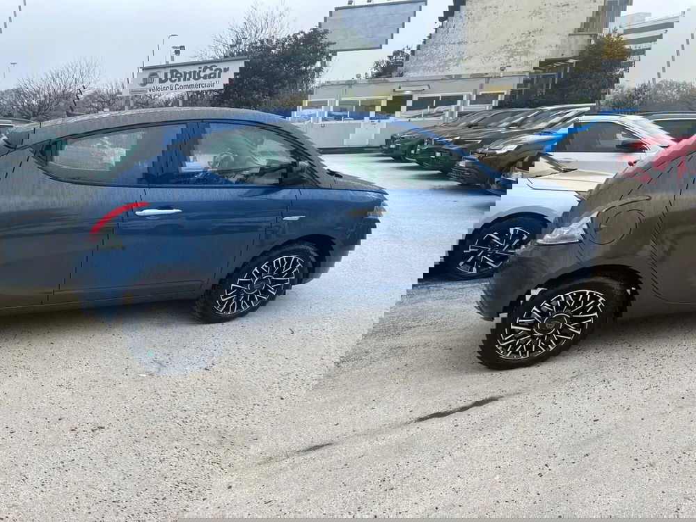 Lancia Ypsilon usata a Milano (6)