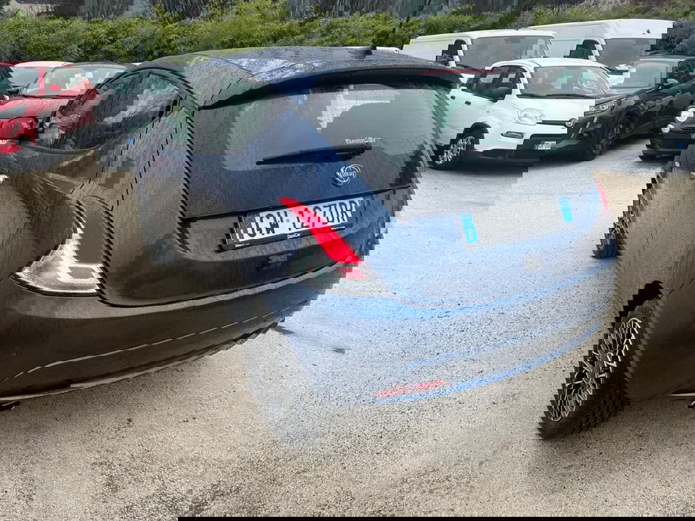 Lancia Ypsilon usata a Milano (9)