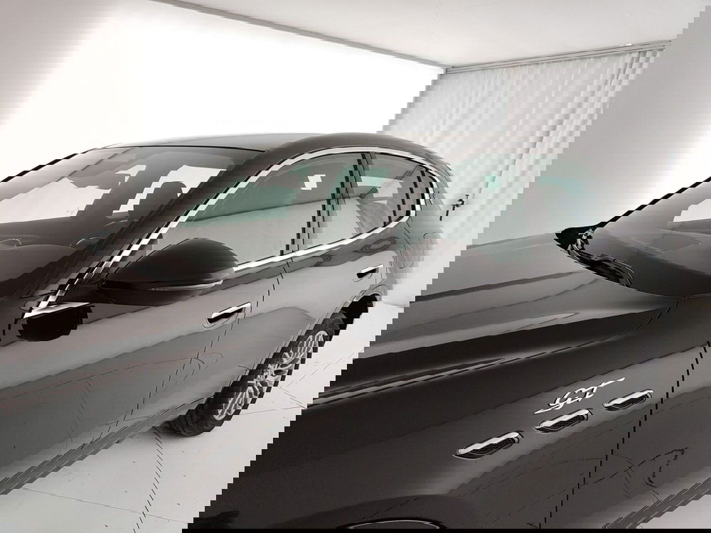 Maserati Grecale usata a Caserta (16)