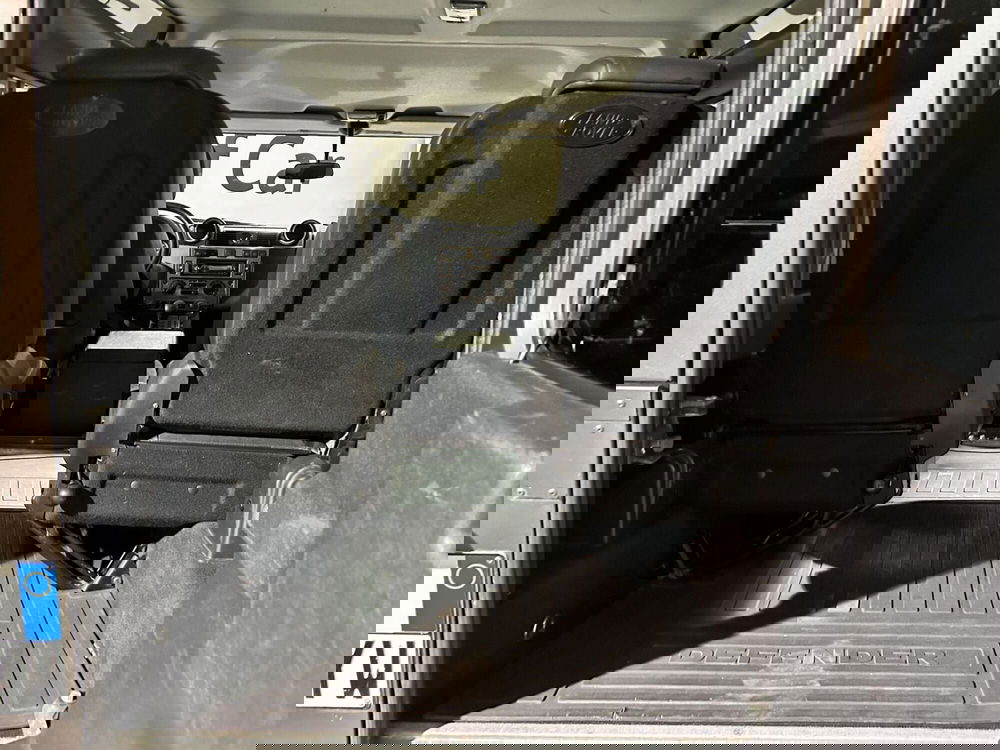 Land Rover Defender usata a Milano (12)