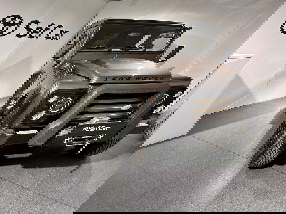 Land Rover Defender usata a Milano (3)