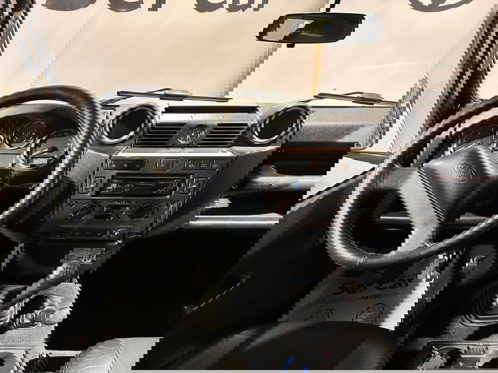 Land Rover Defender usata a Milano (8)