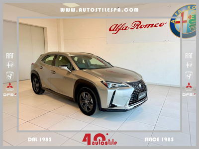Lexus UX Hybrid 4WD Executive del 2021 usata a Scandiano