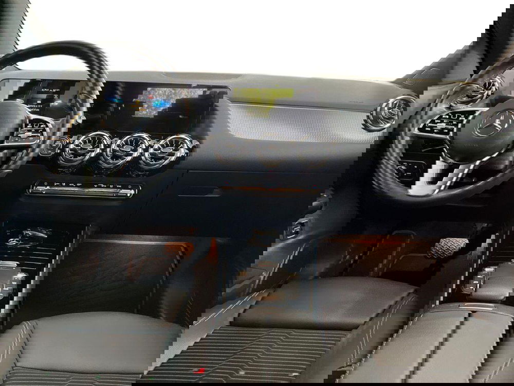 Mercedes-Benz GLA SUV usata a Bari (8)