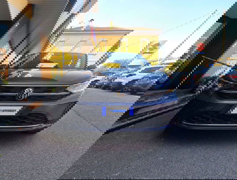 Volkswagen Taigo usata a Milano (2)