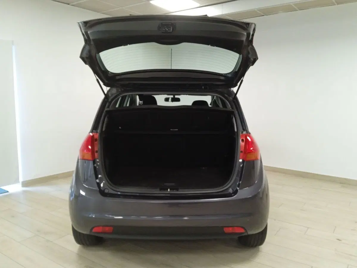 Kia Venga usata a Torino (8)
