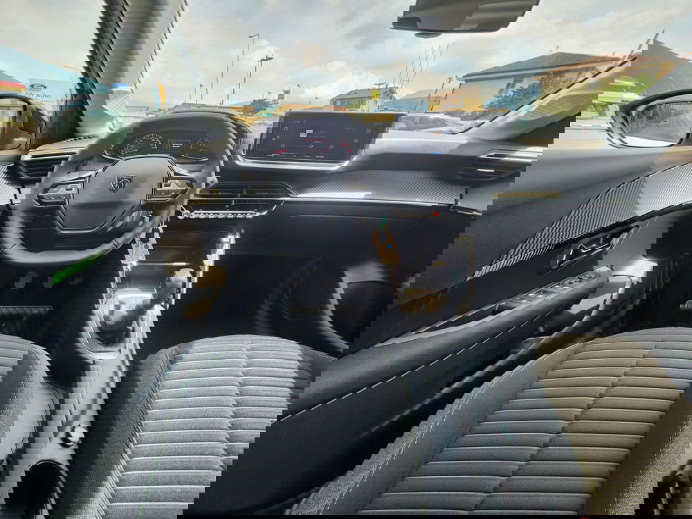 Peugeot 208 nuova a Belluno (6)