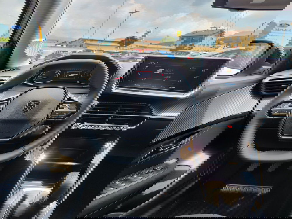 Peugeot 208 nuova a Belluno (7)
