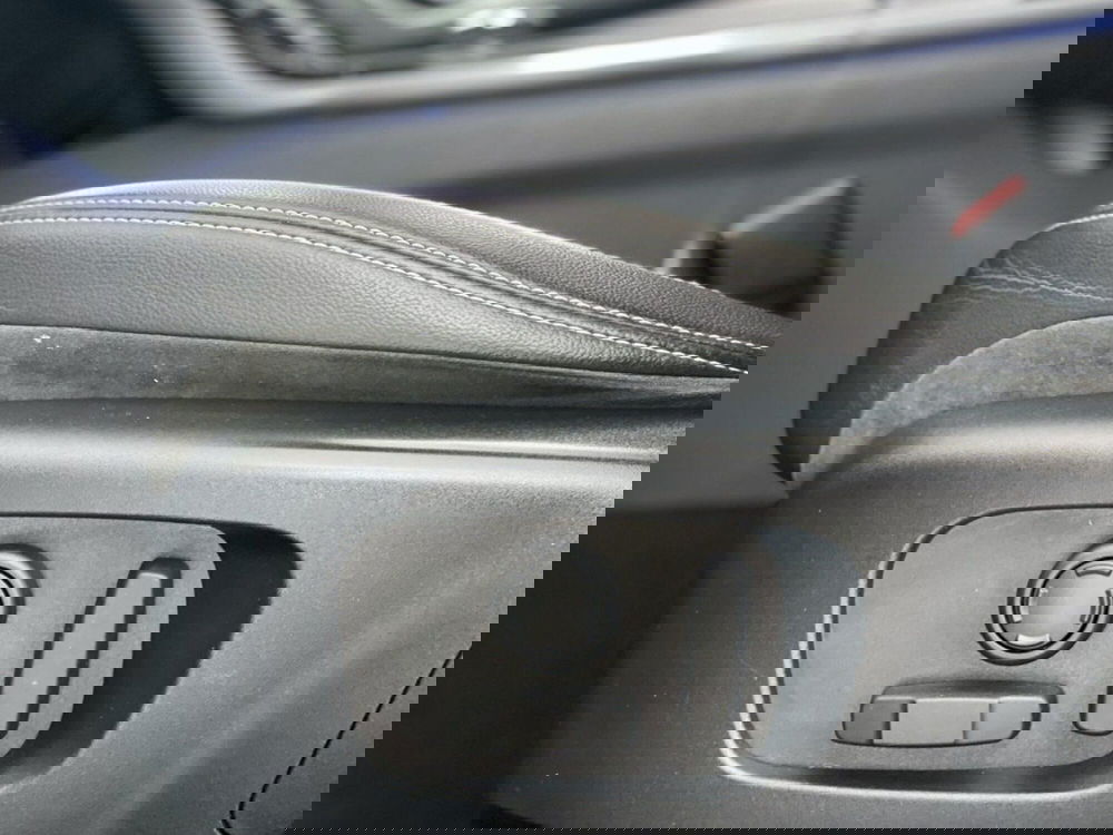 Land Rover Range Rover Velar usata a Perugia (20)